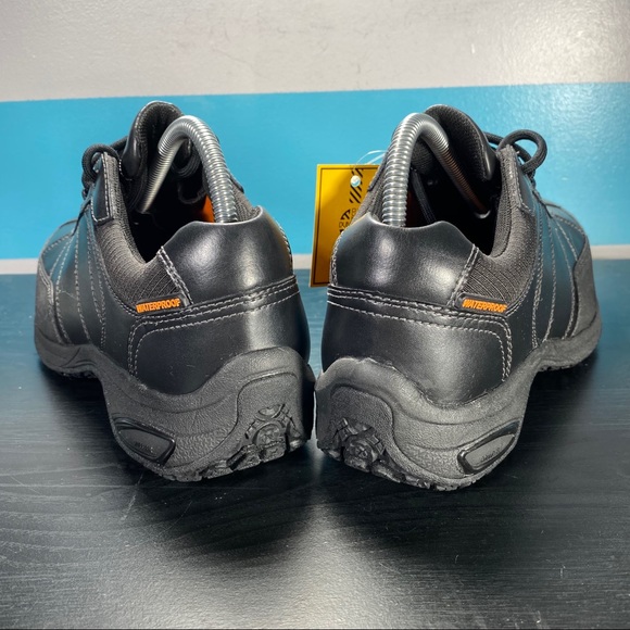 dunham waterproof shoes